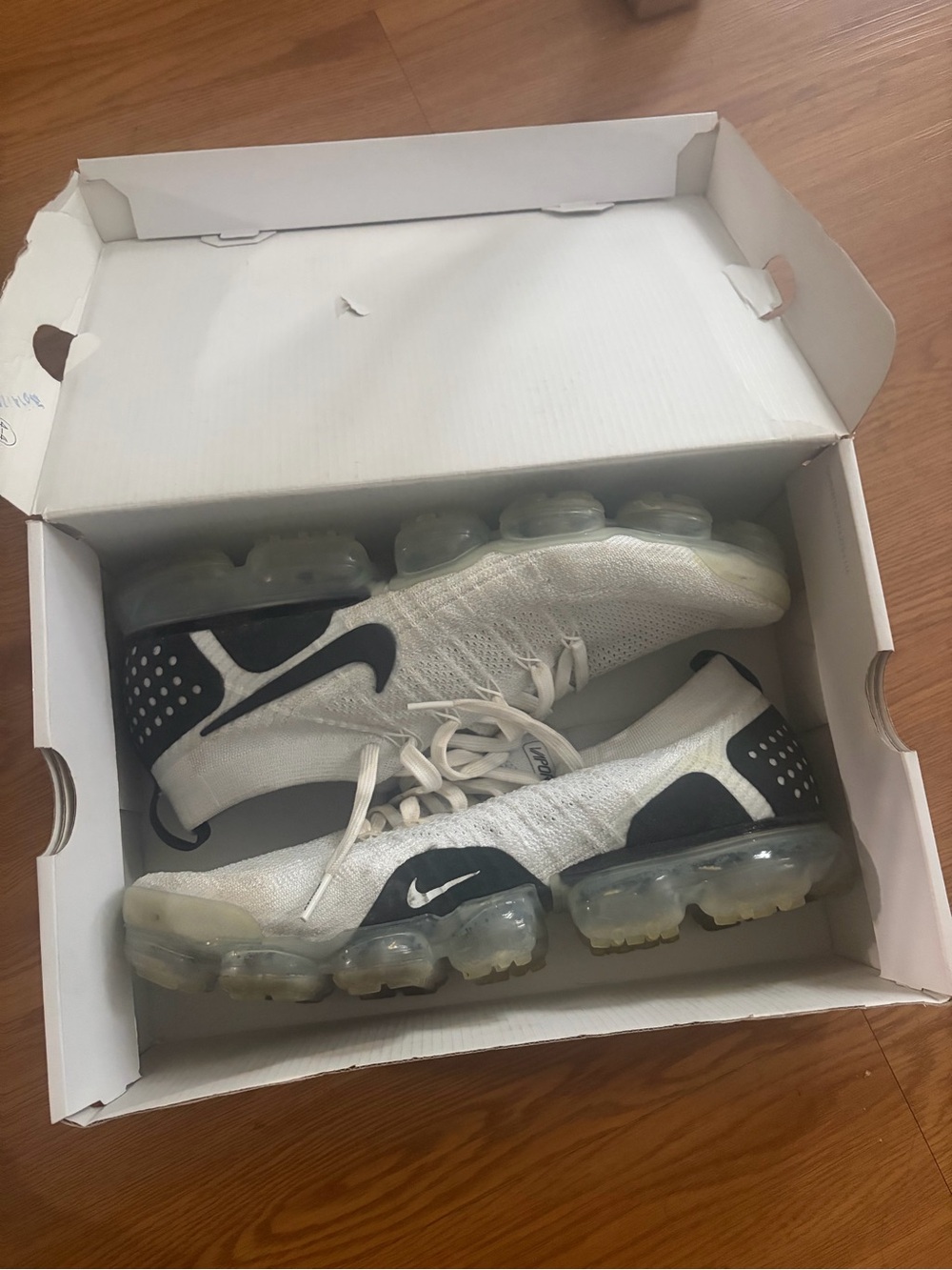 Nike MENS White and Black VaporMax Flyknit Sneakers